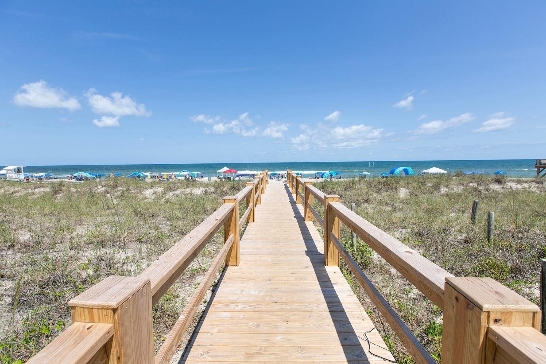 Golden Sands Carolina Oceanfront, Tapestry By Hilton Carolina Beach